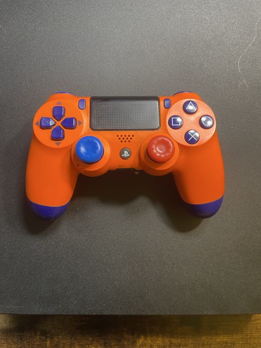PS4 pro + 2 pady