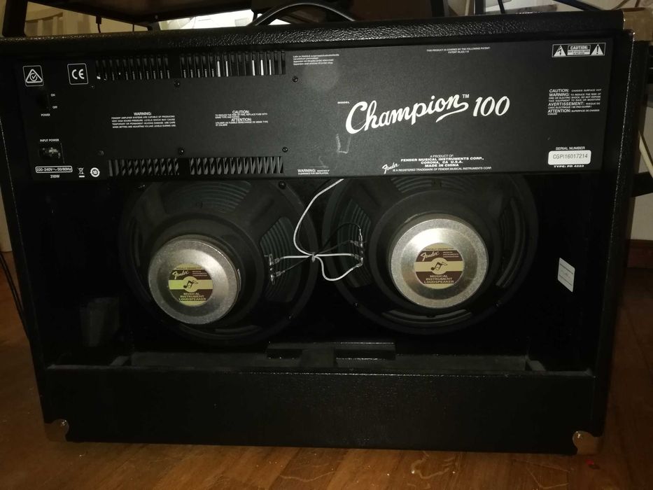 Amplificador de Guitarra Fender Champion 100