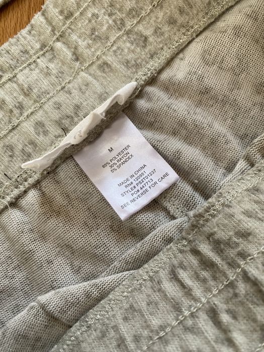 Костюм для дому оливкового кольору в анімалістичний, леопардовий принт