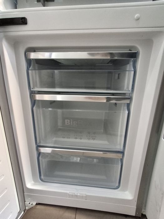 Холодильник Bosch model KG36AL41