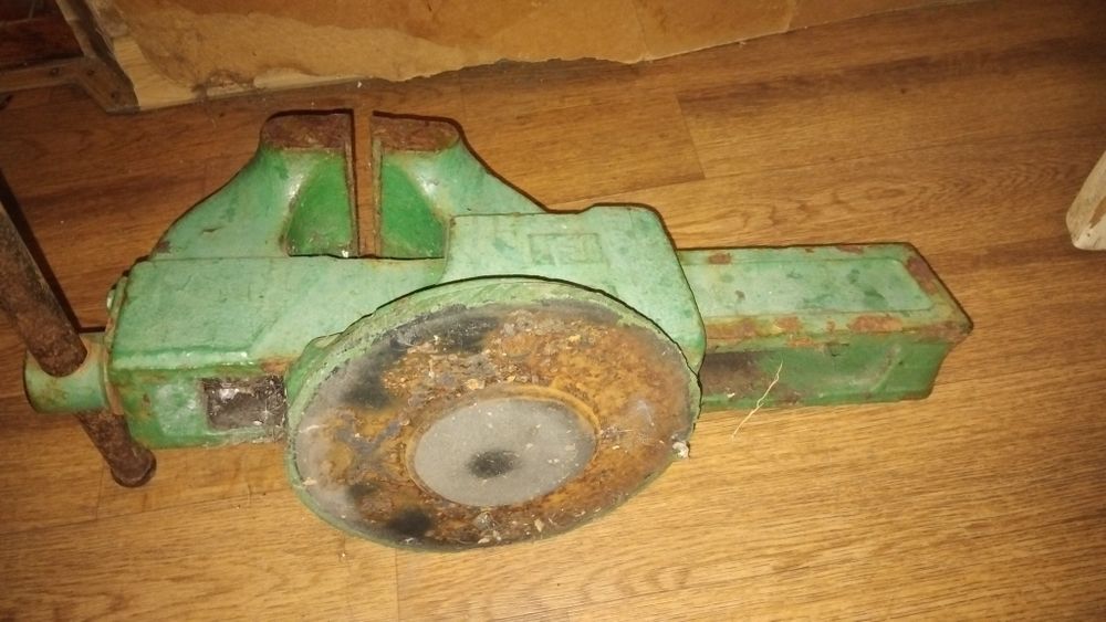 Тиски слесарные с с с р .