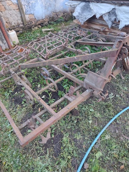 Плуг двохкорпусний та культиватор