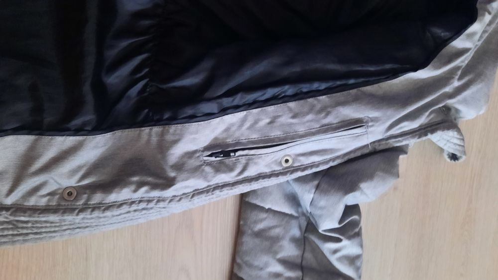 Куртка жіноча розмір s