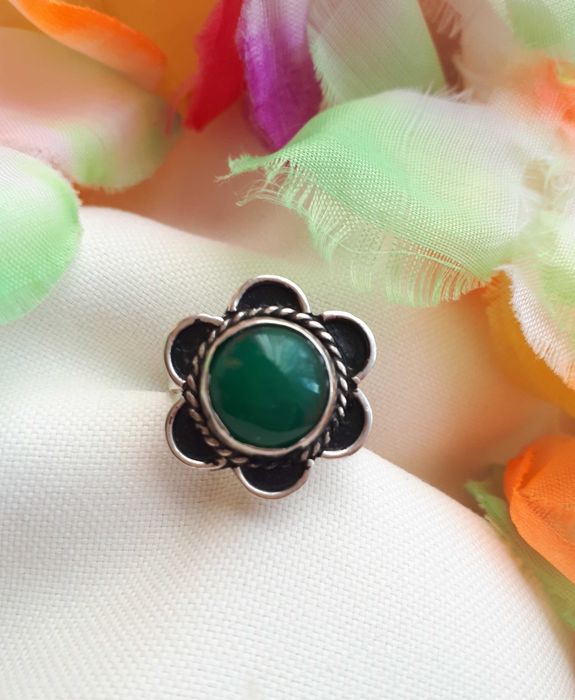 Srebrny pierścionek, kwiatuszek z Maroka z kamieniem prezent gwiazdka