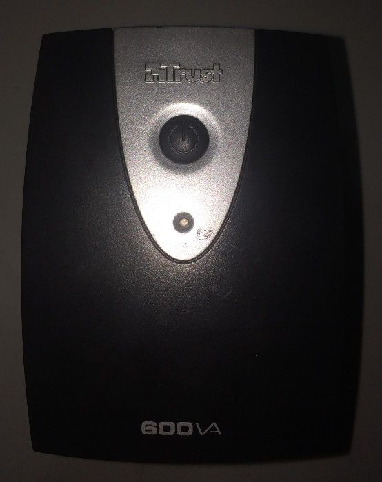 UPS Trust 600 va