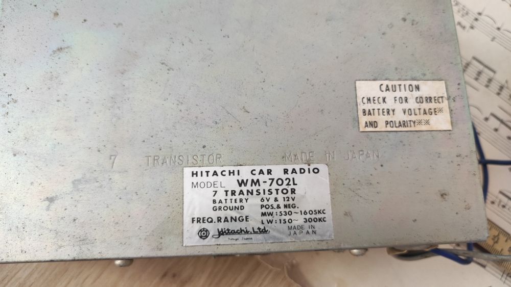 Hitachi WM-702L - Auto rádio antigo