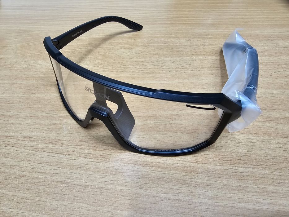 Óculos de desporto fotocrómicos (NOVOS)