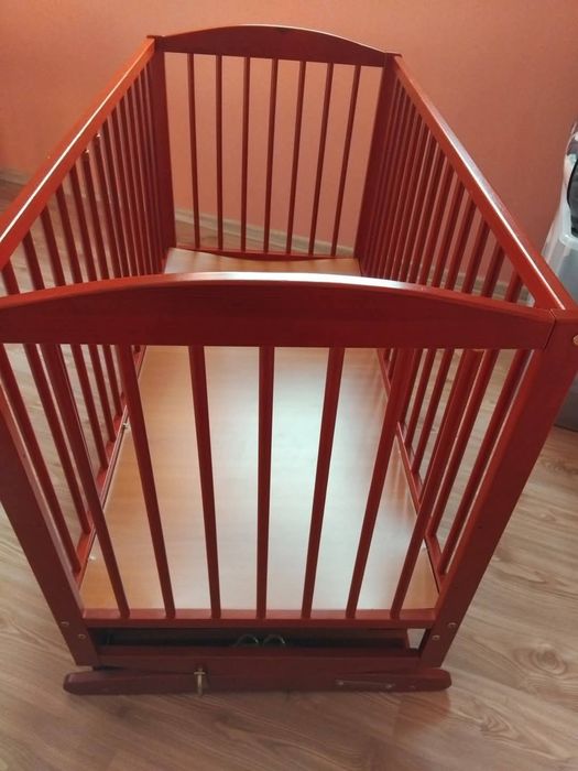 Sprzedam łóżeczko w bardzo dobrym stanie