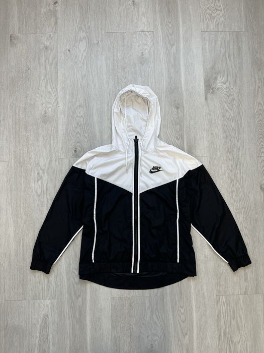 Куртка вітровка Nike sportswear windrunner black спортивна біігова