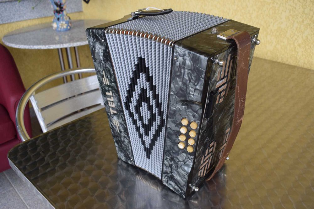 Concertina Tel 3 Voz. Fa# La# Re#