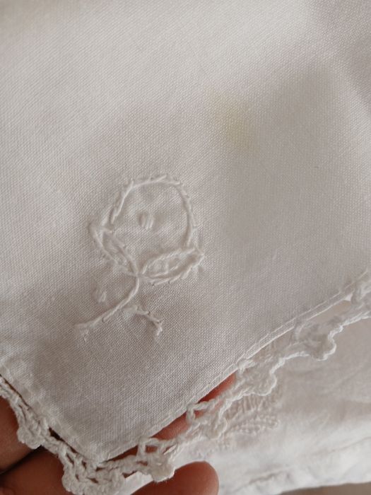 Peças de Renda e Pano Antigo