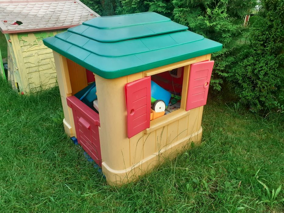 Domek ogrodowy plac zabaw zjeżdżalnia