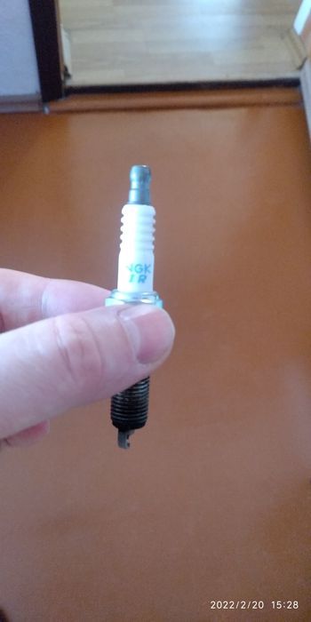 Иридиевые свечи NGK.