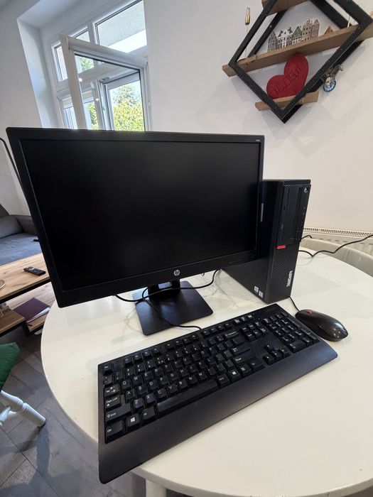 Zestaw komputerowy Lenovo ThinkCentre 920S plus monitor Hp Vh22