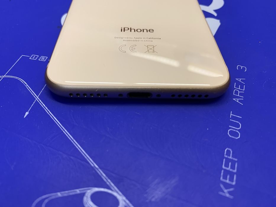Iphone 8 64gb стан идеал