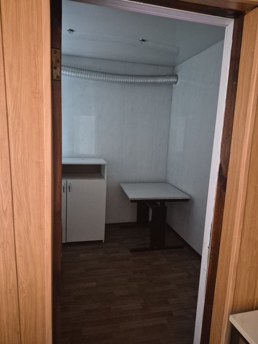 Продам нежитлове приміщення/ вул.Тесленка/ В.Великого / Артём