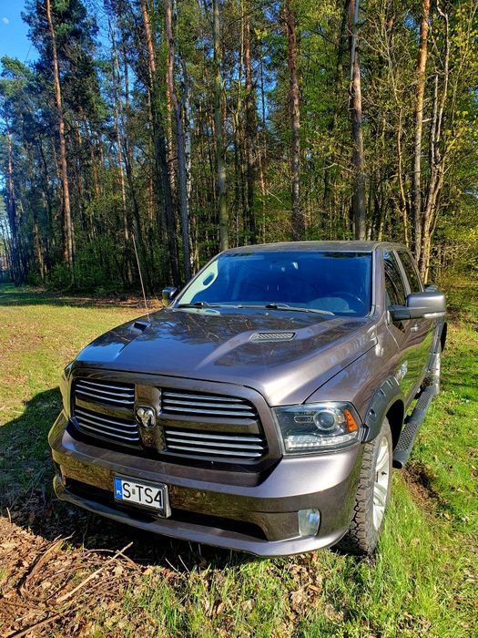 Dodge Ram Sport skóra 4x4 zamiana na motocykl lub Challengera