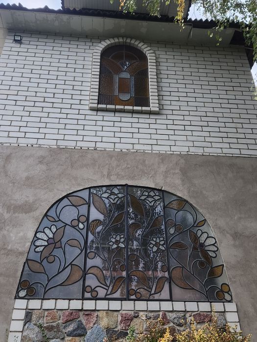 Прирізка, обробка,порізка скла та дзеркал.Послуги зі скління