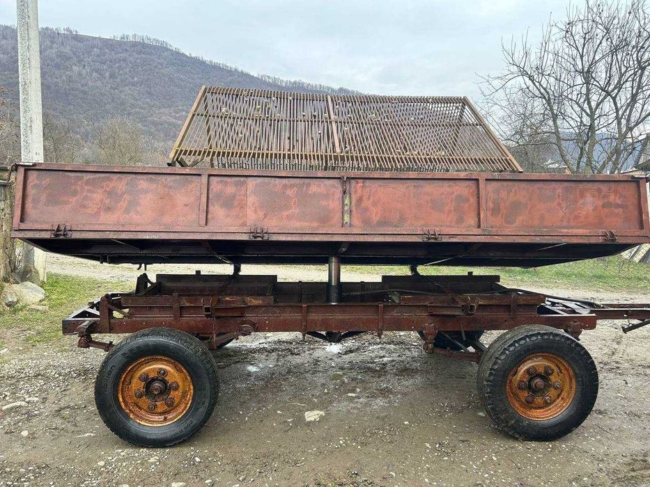 Продам причеп двох-осний