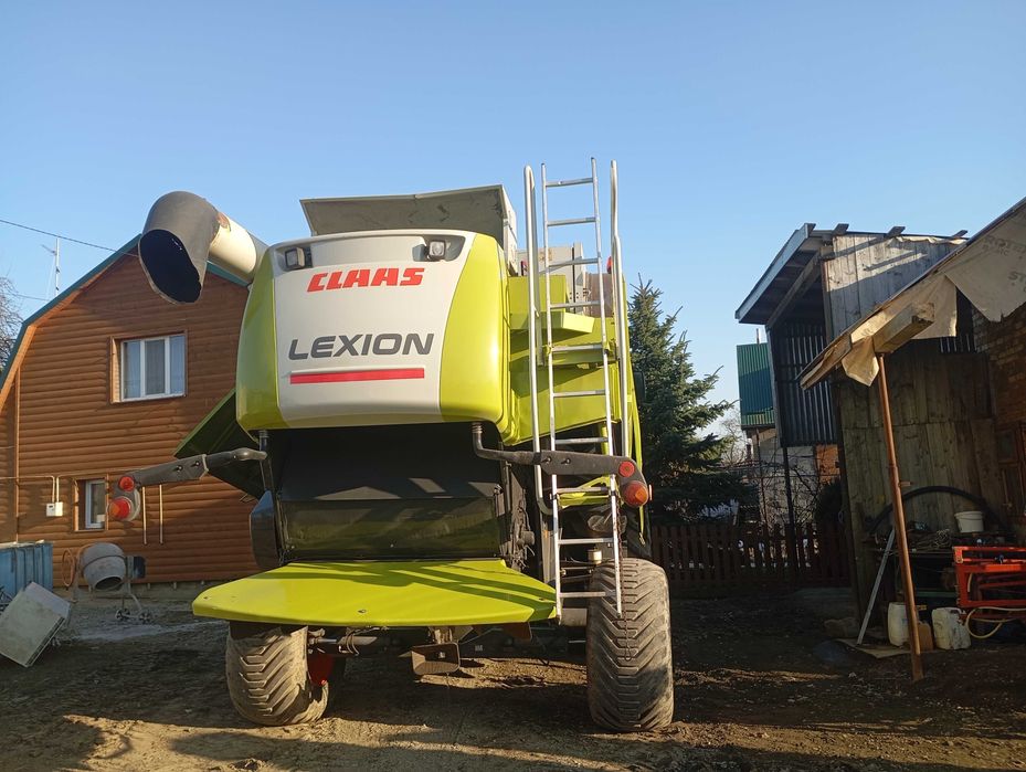 Зерновий комбайн Claas lexion 570