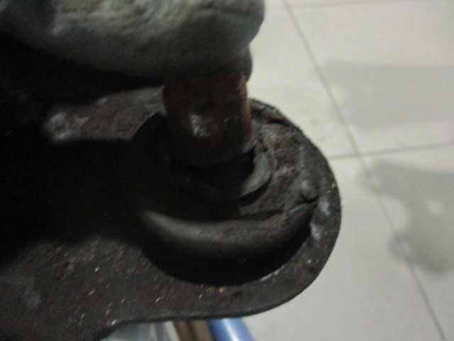 Braço de suspensão frente direito RENAULT Megane III Coupé (DZ0/1_)