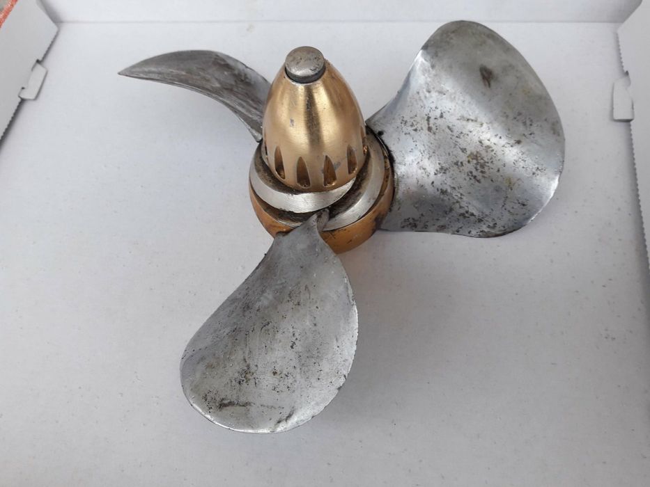 Продам гребной винт на л.мотор Вихрь