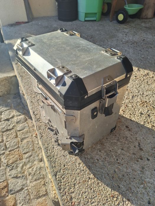 Mala lateral direita bmw  e suportes