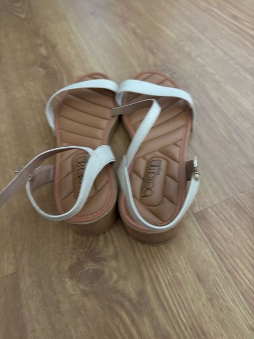 Sandalias bege creme