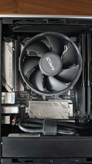 Komputer mini PC HTCP InWin Chopin Ryzen 5700G 32GB RAM 1,5TB SSD WiFi