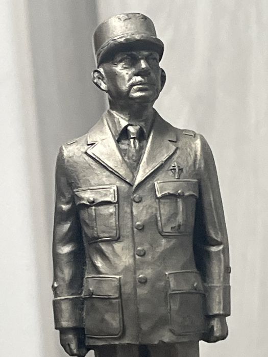 Stara figurka z cynku