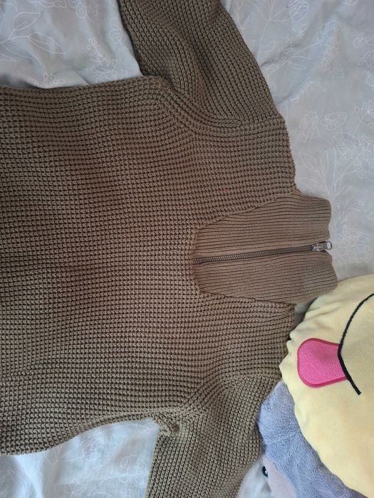 Sweterek 122,128 khaki