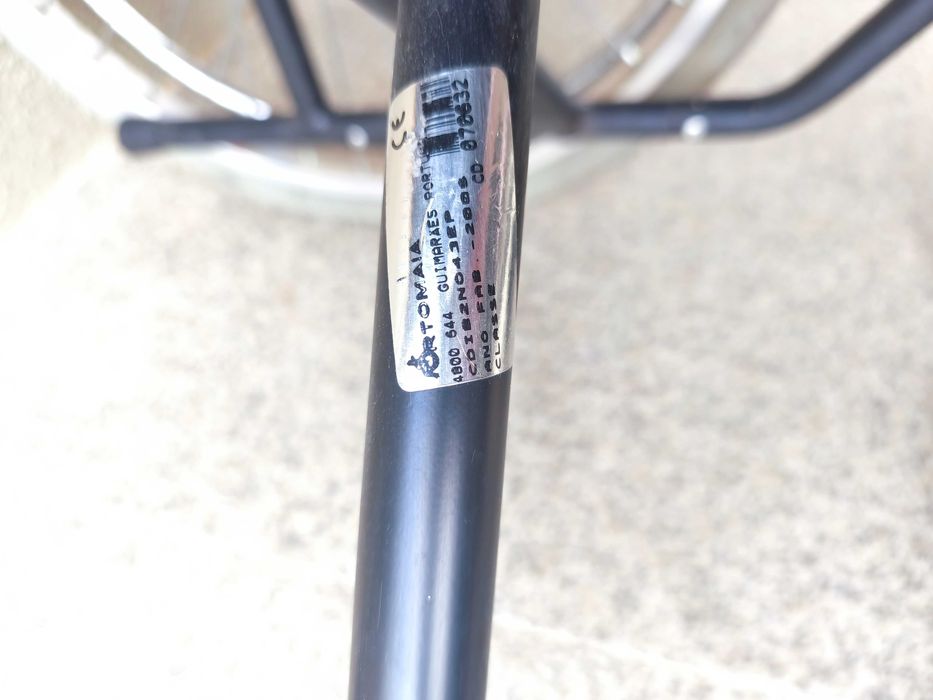 Cadeira de rodas usada