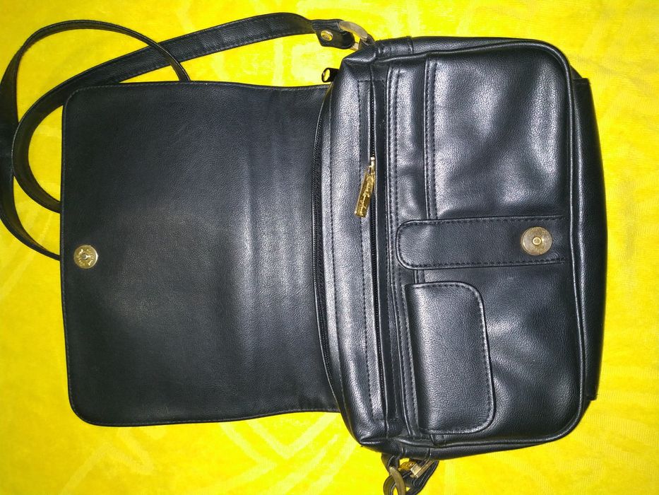 Шкіряни чорні сумочки