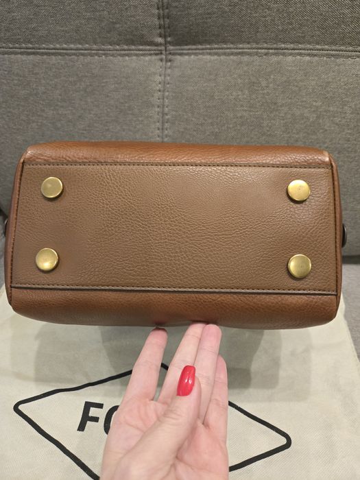 Продам шкіряну сумку FOSSIL