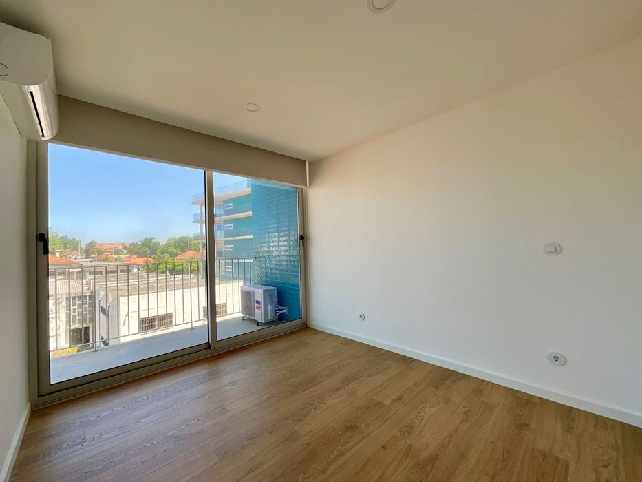 Espinho - Arrenda T1 - Condominio Fechado com jardim piscina e ginásio - Novo
