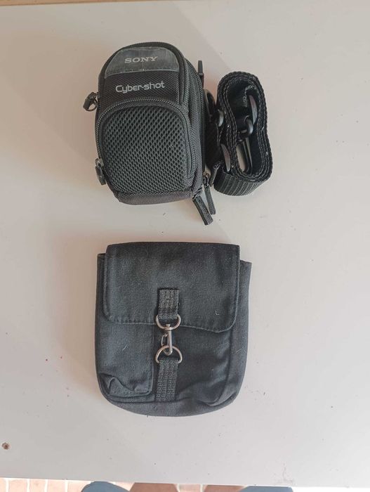 Diversas carteiras de bolso