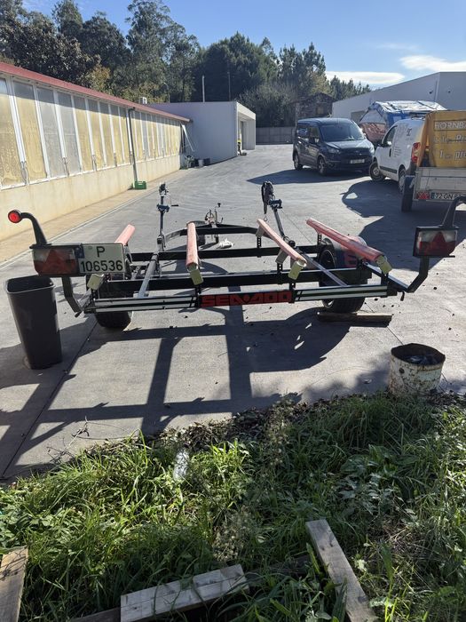 Atrelado duplo para moto de agua