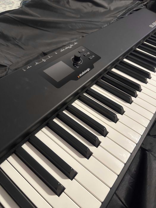 Controlador - Studiologic SL88 Studio + Capa