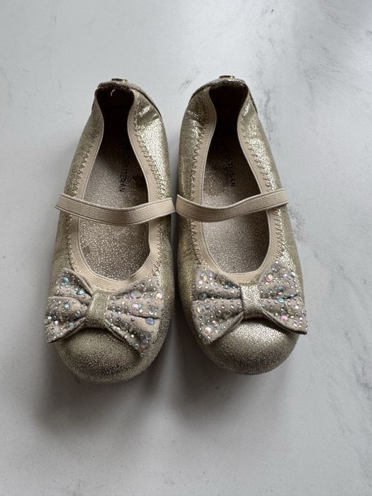 Неймовірні балетки від Stuart Weitzman