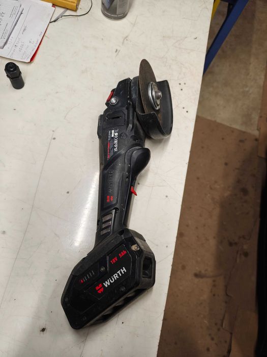 Szlifierka kątowa wurth AWS 18-125 P compact z akumulatorem 5Ah