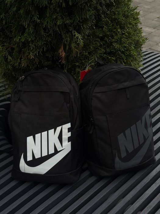 Рюкзак Nike.