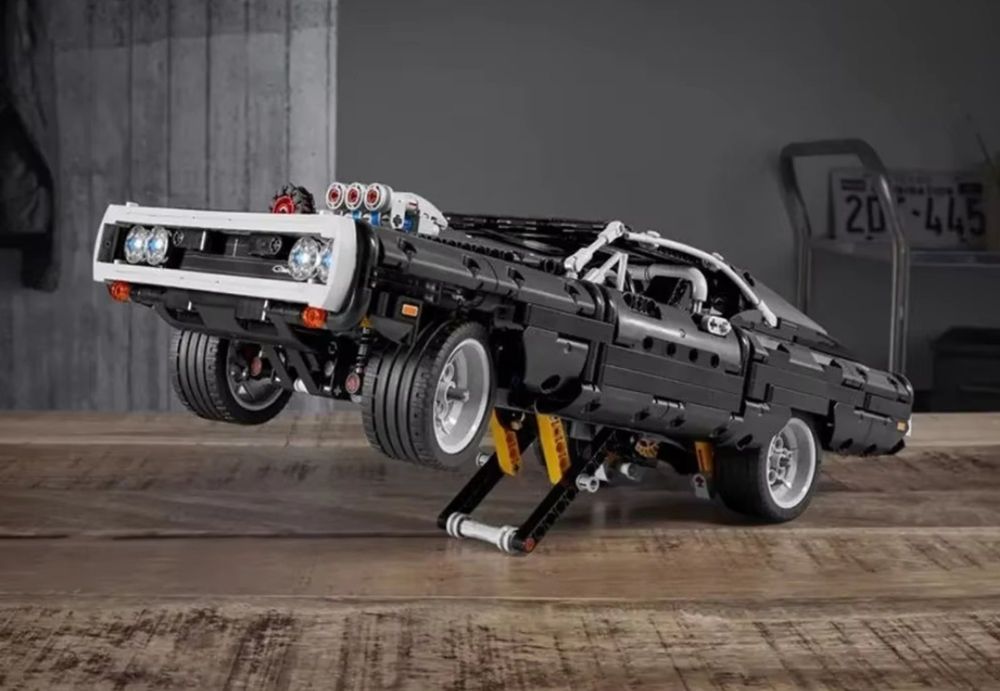 Конструктор Автомобиль Dodge Charger Technic  1077 шт блоков Lego F1
