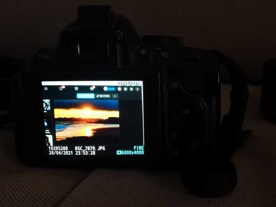 Nikon D5200 USADA + carregador + bateria extra como nova