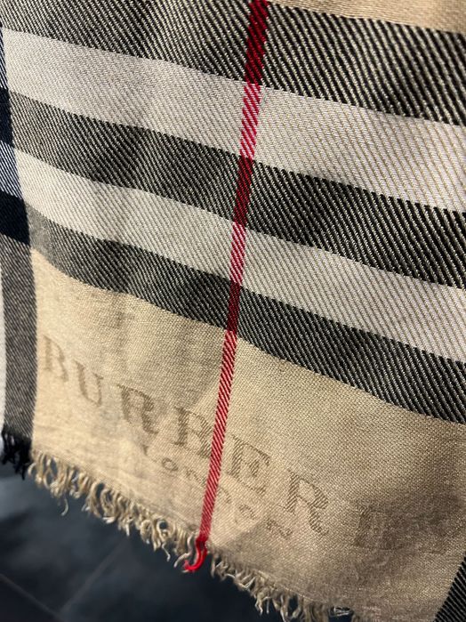 Szal Burberry używany