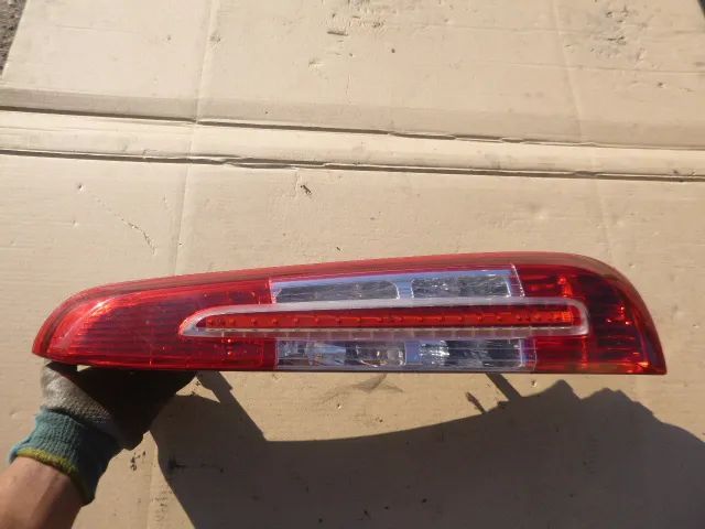 LAMPA PRAWY TYŁ PRAWA TYLNA LED FORD FOCUS C-MAX MK1 LIFT 07-10