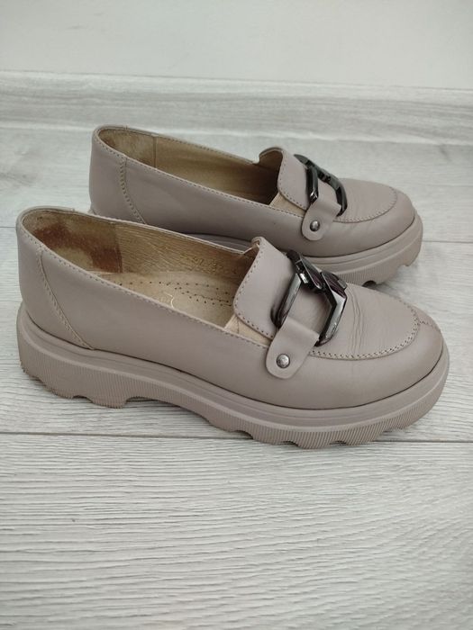 Лофери, жіноче взуття