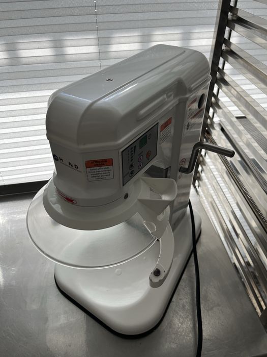 Mikser planetarny HENDI 6,65L 650W | Misa + hak + rózga + mieszadło | 226261