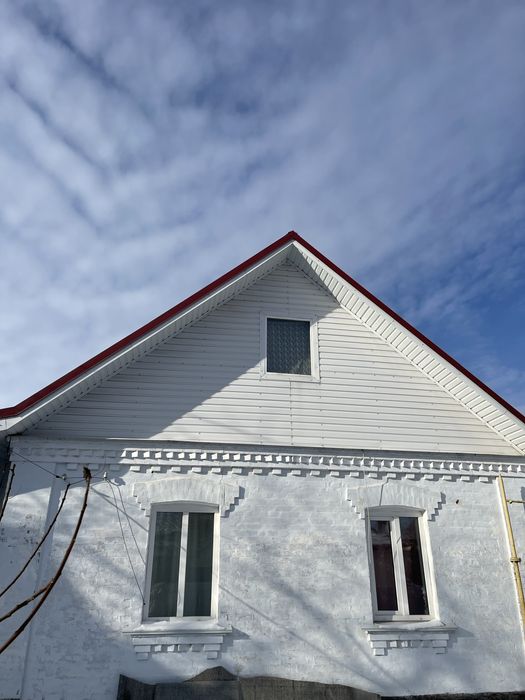 Продаж Двох Будинків по Ціні Одного.