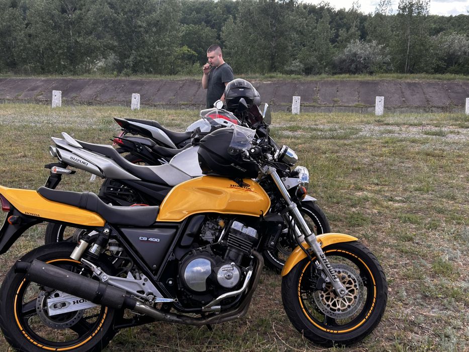 (Продам)Honda CB400SF