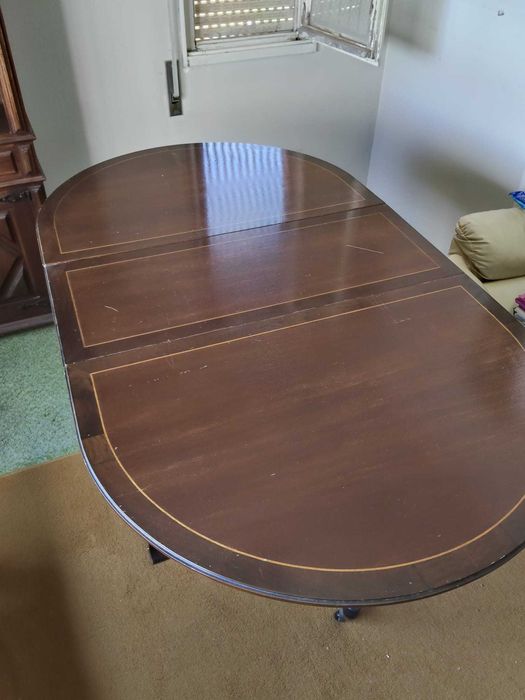 Mesa de Abas em Madeira